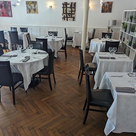 Logis Hotel Restaurant De La Poste Pontgibaud Exterior foto